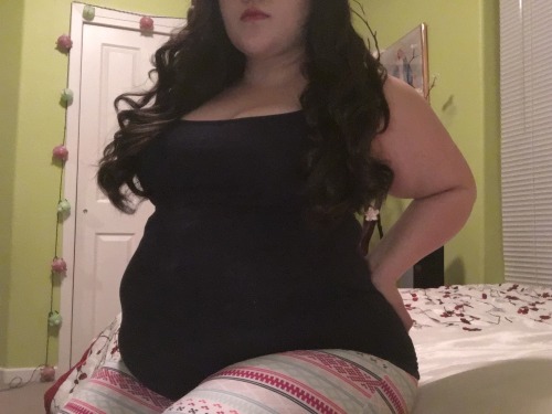 sweetsbbw:  And here’s a few photos. Hopefully all thee posts makeup for how long I’ve been gone! Let me know what you guys think!;) 
