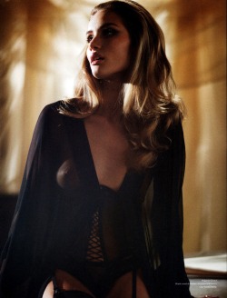 hollywoodburnout:  Rosie Huntington-Whiteley 