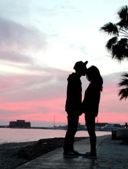 Couple en We Heart It. http://weheartit.com/entry/74627817/via/PayneUniverse