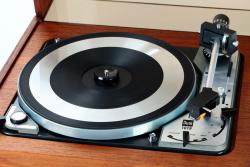 Dual 1019 Turntable  The Dual 1019 turntable first began production