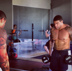 tattedsavage88:  ♥Shawne merriman♥ 