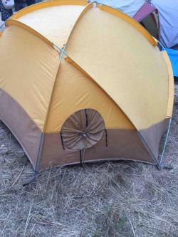 redditfront:  Can’t stop staring at this tent’s asshole.