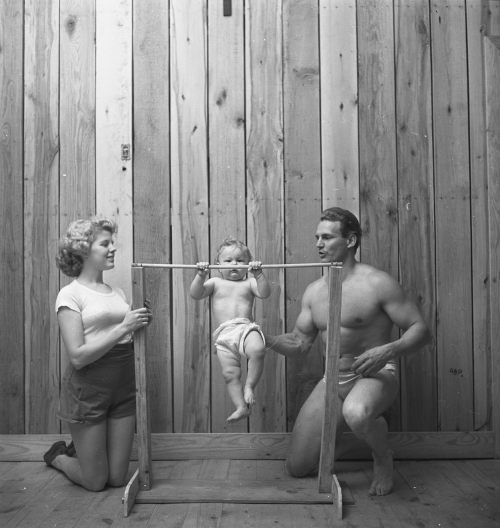 Stanley Kubrick - The bodybuilder Gene Jantzen with wife, Pat,