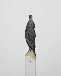 odditiesoflife:  Incredible Miniature Animals Carved on Pencil