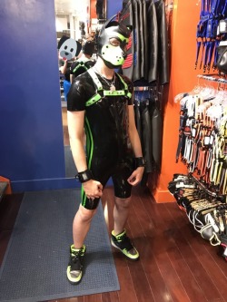 pup-nuzzy: Bork bork! Had a fun night at Jackhammer last weekend