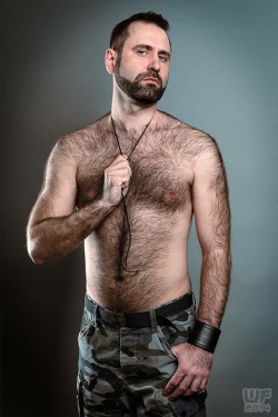 hairypo:  Hairy sexy man