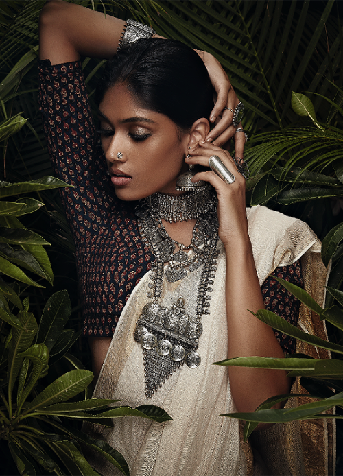 sexyshalini:  sabyaasachi:  Varsha Gopal photographed by Omkar Chitnis  Even though I don’t think I could personally pull off wearing it, I do love this jewelry!