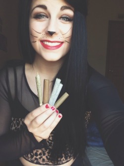 sortofaweedblog:  coffeepotsmokin:  sortofaweedblog:  Happy Halloween