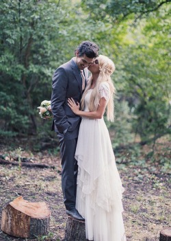 outerdress:  The Romantic style wedding dress . big fan ? Shop