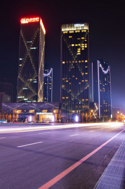 zhong-guo:  Traffic and Skyscrapers // Dalian, China☯ All things