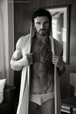 Stuart Reardon by Thomas Synnamon