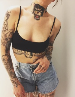 girls-w-tattoos:  @toyashinko
