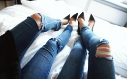 nuovees:  Blue Skinny Jeans with Zipped Cuffs