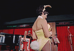 roxieroulette:vintagegal:A Playboy Bunny demonstrates “The