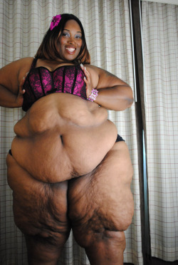 ssbbwfanatic:  johnb732:  (via TumbleOn)  Holy shit she is so fucking hot all that body and all that cellulite. Nothing sexier than a huge massive black ssbbw 