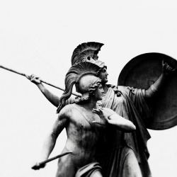 nurewigkeit:  “Der junge Held wird von Athena beschützt”(Athena