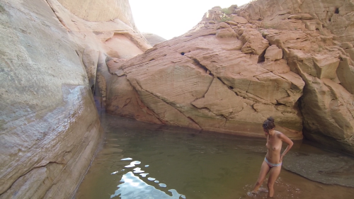 midofsomewhere:  More pictures from last summer’s Lake Powell trip. We took our inflatable rafts and went down this random little canyon where we played in the mud a bit. That little cut on my face is from accidentally getting hit with an oar. It’s