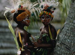 mvtionl3ss:  Papua New Guinea, Middle Sepik, Yentchen, two young