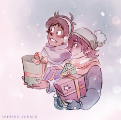 ikimaru: shopping for presentss!