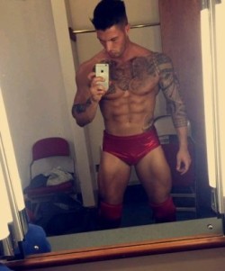 amazingmalenudity:Adam Maxted