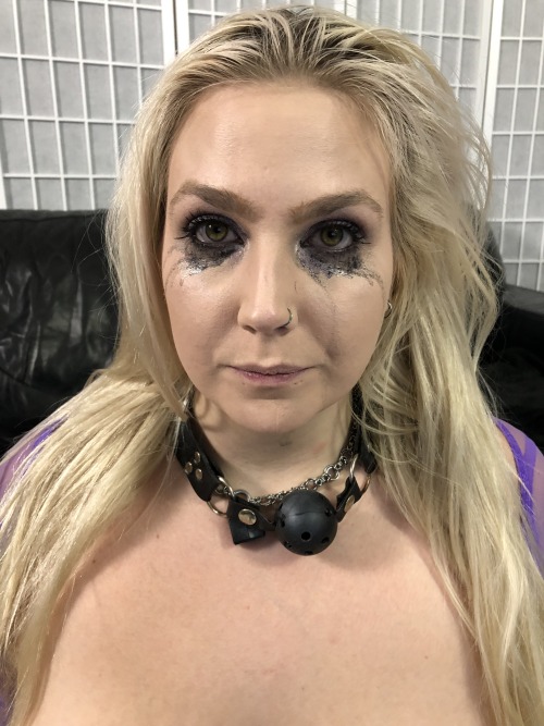 blondebc:Trying out a new makeup look. What do you think?