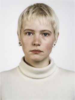 museumuesum:  Thomas Ruff Porträt, 1983-1989, Chromogenic prints,