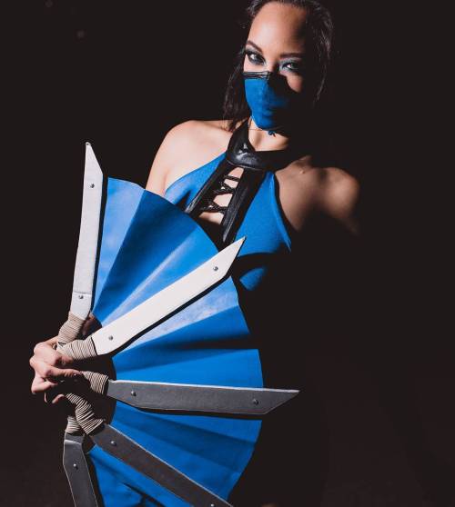 sharemycosplay:  #Cosplayer @night_darling_cosplay as #MortalKombat’s Kitana! #cosplay  See more of this awesome cosplay as part of our #SMCDaily on our site.  Visit sharemycosplay.com (Link to in Bio)  #videogames #princesskitana #fb #tb https://www.inst