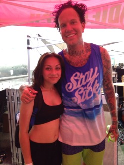 maaritime:  STILL LOOKING LIKE POO!! BUT I MET FRONZ!!