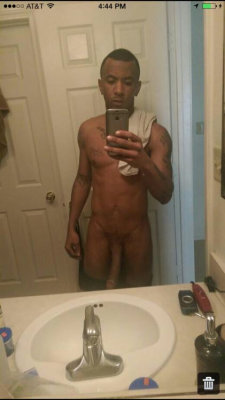 myxxxohxxxmyxxx:  Oh my  Please follow! http://nudeselfshots-blackmen.tumblr.com/