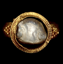 thegetty:  This Roman ring is over 1600 years old and still looking