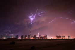 blazepress:  Lightning Striking the Tallest Building in the World,