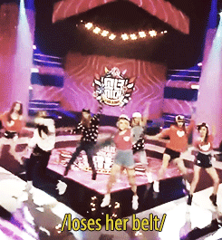 pieceoftaeng:  And the award for the smartest member goes to~~~~