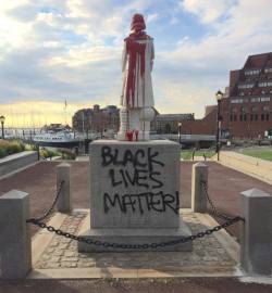 anarcho-queer:  ‘Vandals’ defaced an iconic statue of Christopher