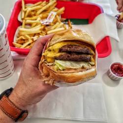 Fooooooood.  #mattblum #innout #food #foodporn #burger #eatme