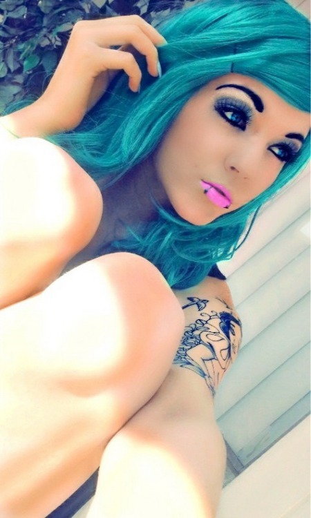 inked-girls-are-among-us:  Inked Girls Are Among Us 