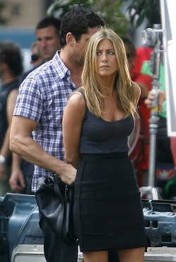 graybandanna:  Jennifer Aniston handcuffed in the movie The Bounty