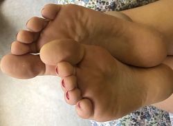 hertoesnsoles:  #footfetishnation #feetstagram #footjob #solefetish