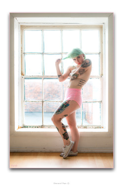 gerardpas:I like pink and green Alannah Gibson - archiekamikaze