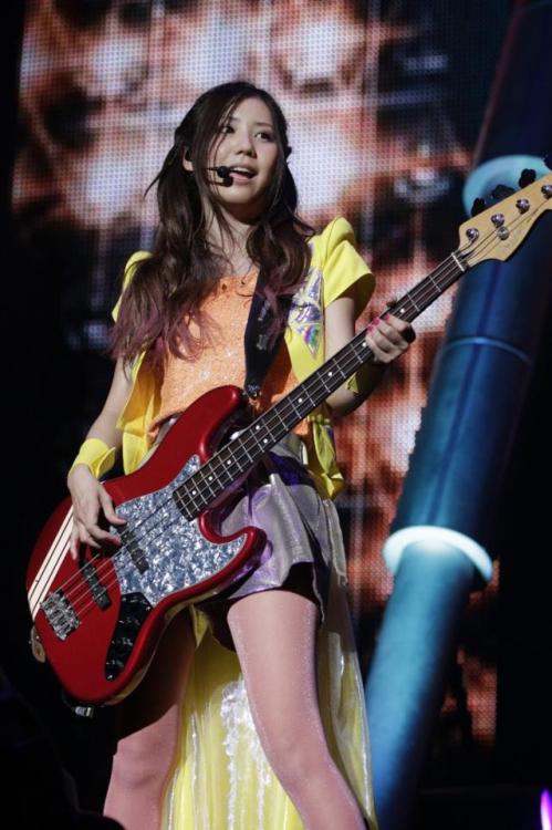 Tomomi Ogawa, bassist for Japanese girl band Scandal