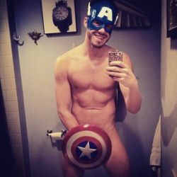 gaypornmodelspictures:  Yes Mr. #CaptainAmerica! Come and get