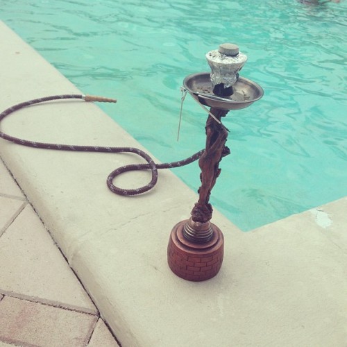 Relaxing Sunday by the pool ðŸ˜—ðŸ’¨@simplelife_jr #sunday #hookah #pool #relaxing  (at Venetian Park Townhomes)