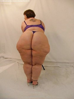 big-ass-porn-xxx:  Sexy BBW photoshoot More Thickness  ❤️❤️❤️