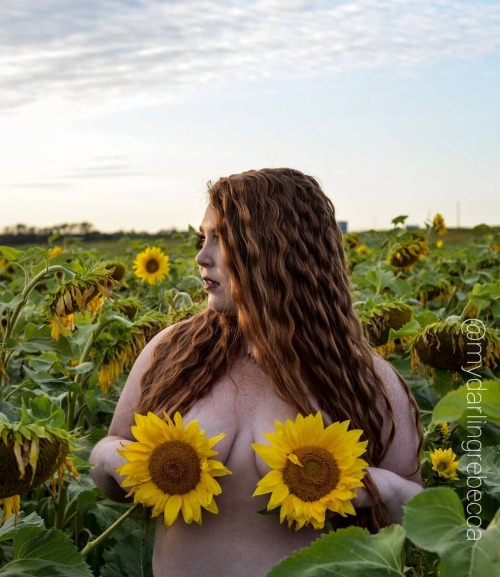 gonotme:  Rebecca Darling  (  mydarlingrebecca  )https://www.instagram.com/mydarlingrebecca/