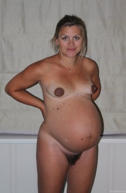 sexypregnanthotties: For more sexy pregnant girls:  Follow http://sexypregnanthotties.tumblr.com/