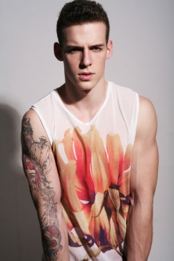 extra0rd1nary-belleza:Kristof Kralik  @ M Management  Hair:Brown,Eyes:Blue,Height:187 cm