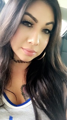 eddieoxcali:  latinasforlife:  🌹 leoloveslatinas 🌹  Mmm