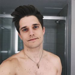 mientus-andrew:  andymientus: This hotel mirror gives me headshot-eyes and it’s the little things.