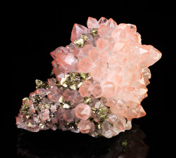 mineralia:  Chalcopyrite with Quartz and Hematite from China