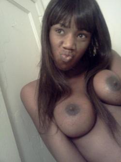whyiloveblackgirls:  http://whyiloveblackgirls.tumblr.com/archive