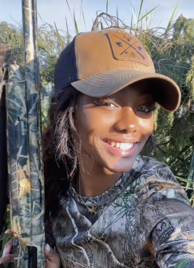 southerngentlemanworld:Country girl can survive!